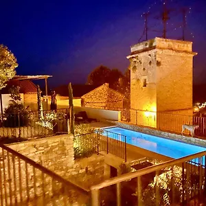 bnb-la-tour-carree.fr-provencehotel.com/